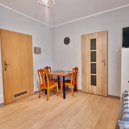 Tanie Puszkina 1 * Wałbrzych