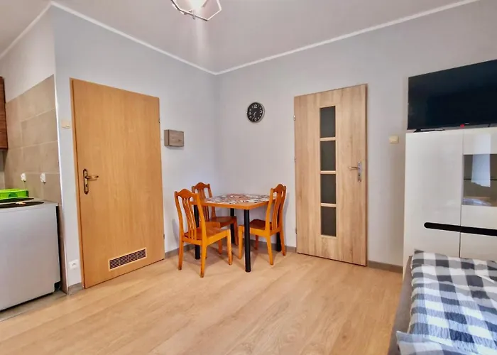 Tanie Puszkina 1 * Wałbrzych